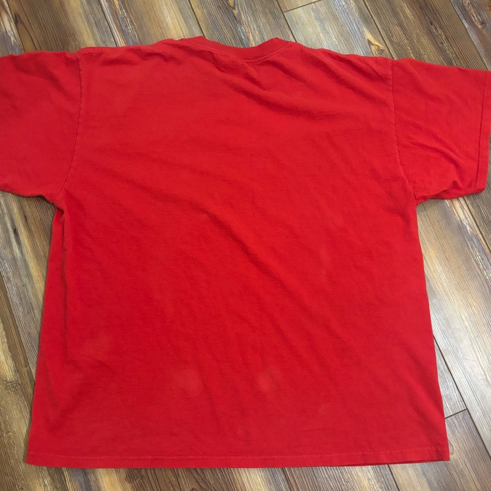Vintage Funny Red Graphic Tee Lead Me Not To Temptation Smiley Face Mens XL - Picture 4 of 4